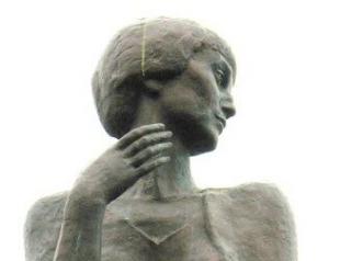 Антология на едно стихотворение на Ахматов с отрязани глава и опашка